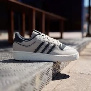 Adidas Rivalry 86 Low Sneakers